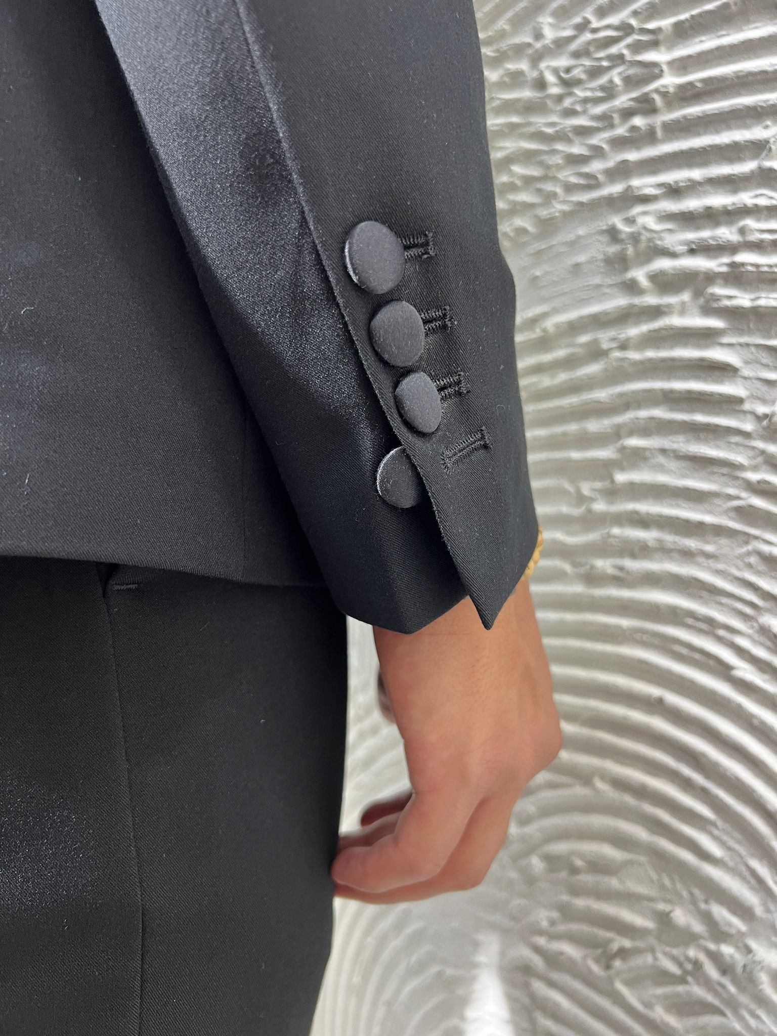 ABITO SMOKING DETTAGLI FULMINI