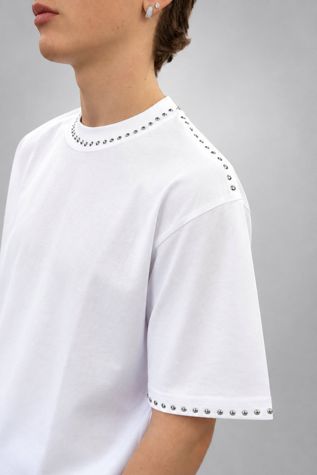 T-Shirt Borchiata