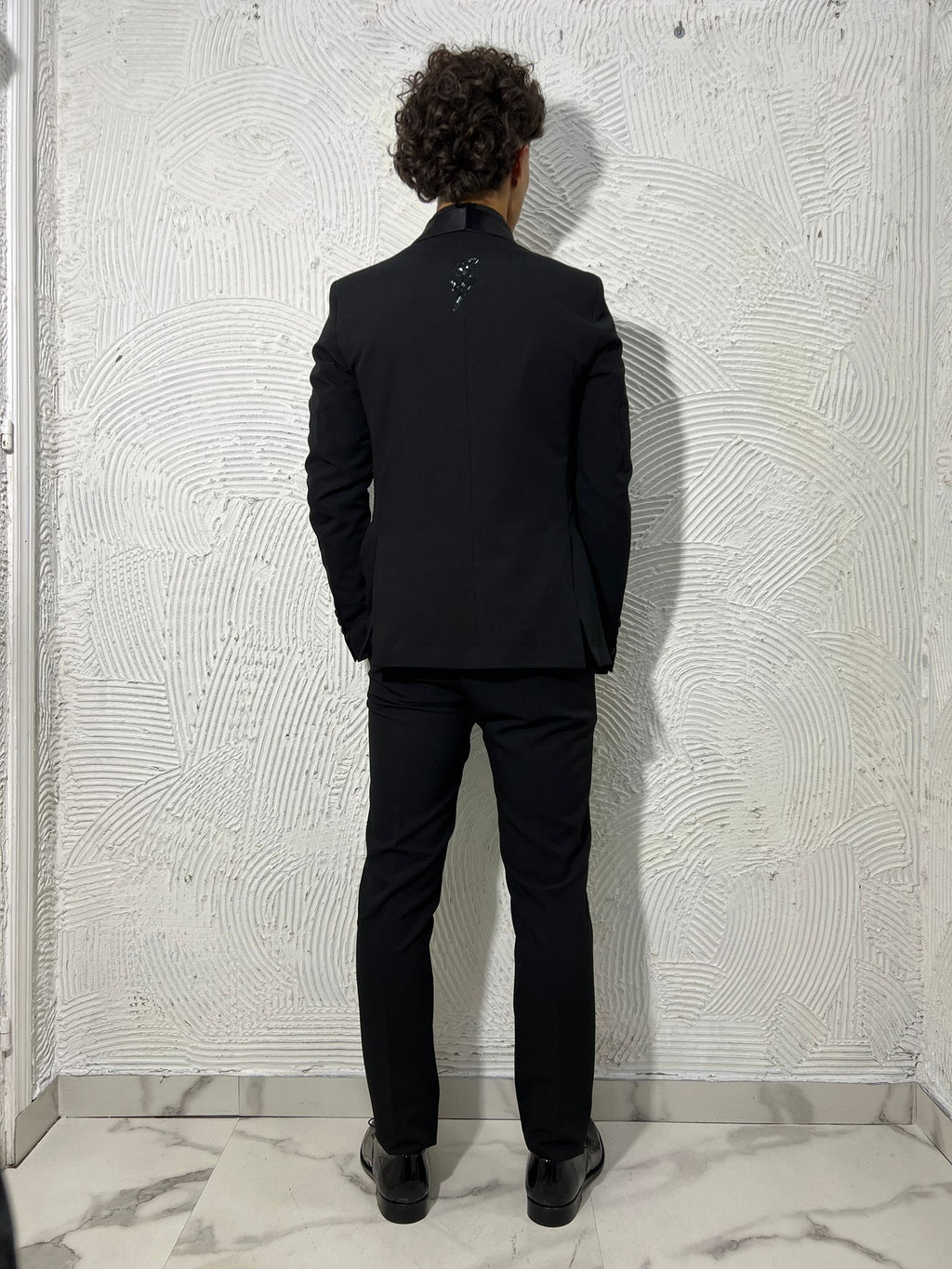 ABITO SMOKING DETTAGLI FULMINI