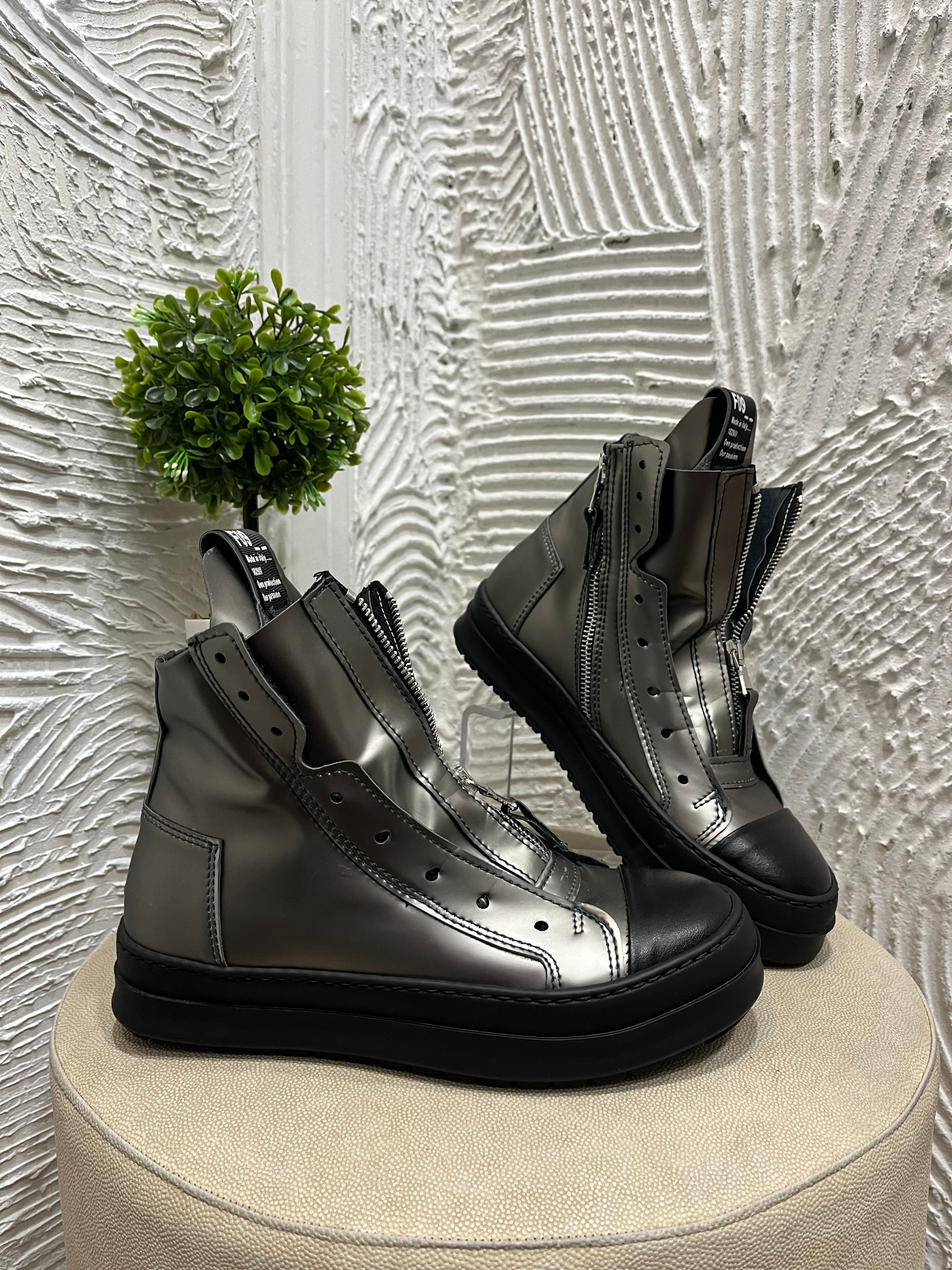 Sneakers F09 mod.Cinz*a Ara*a