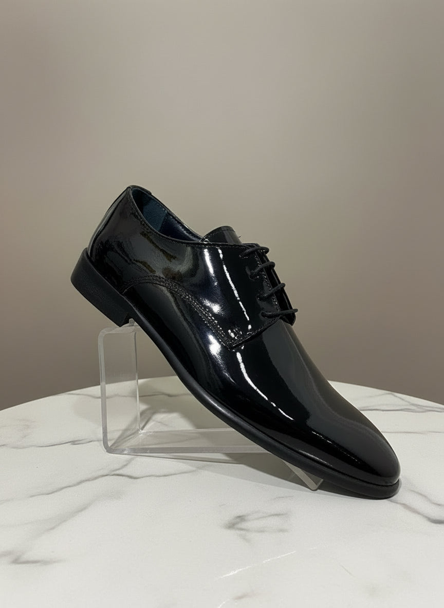 Scarpe modello derby in vernice