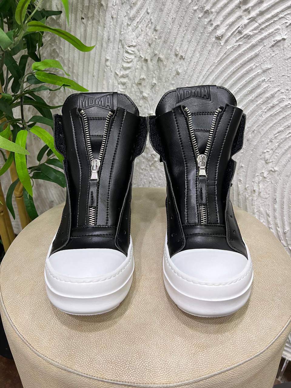 Sneakers F09 mod.Cinz*a Ara*a